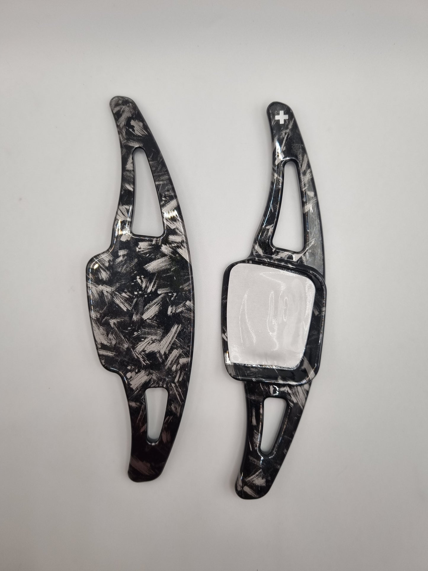 Kunststoff Schaltwippen Verlängerungen VW Golf 8, Arteon, T-Roc, Tiguan, Passat, Polo, usw.